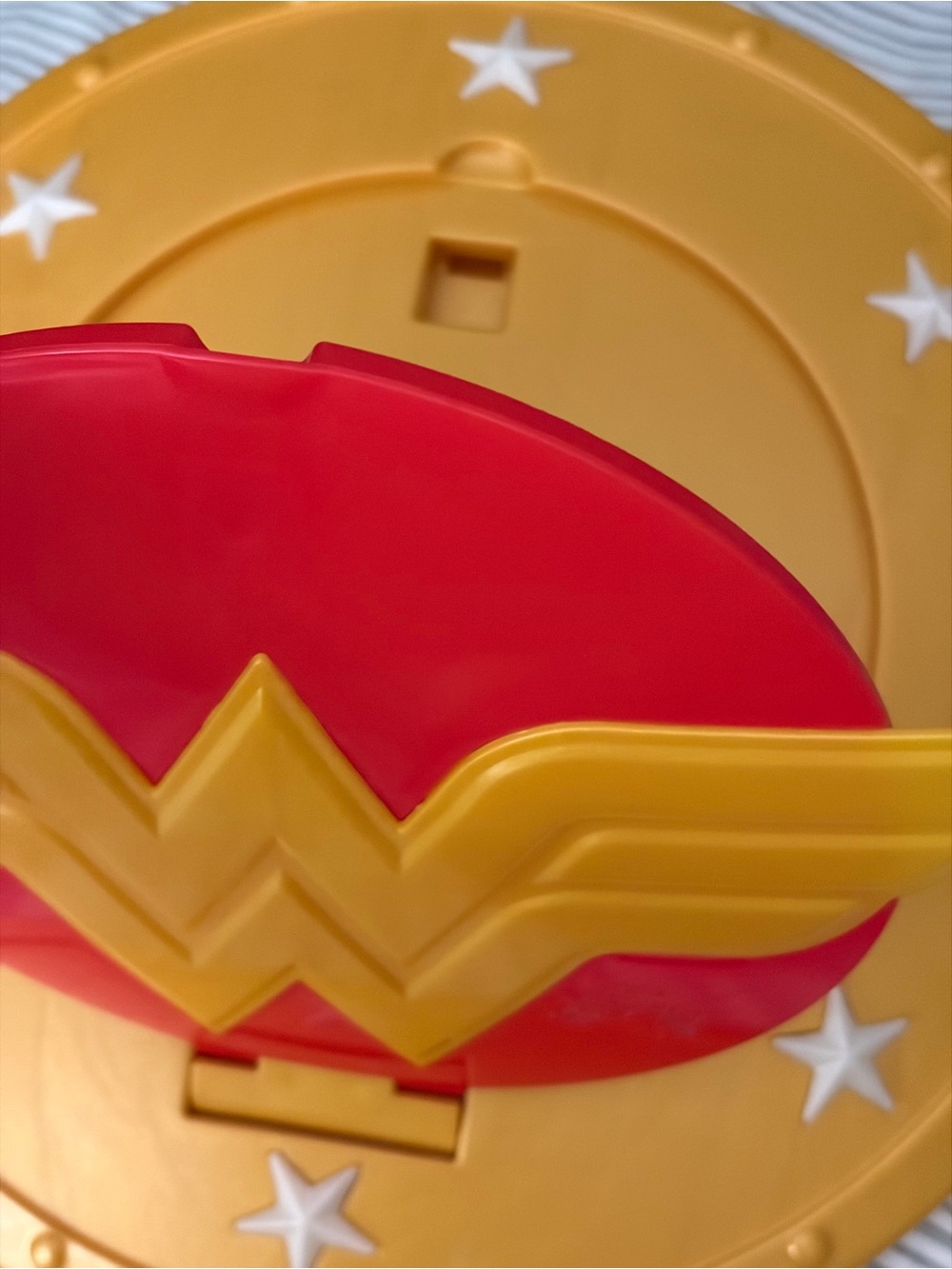 Mattel DC Super Hero Girls Wonder Woman roleplay shield - Picture 3 of 7